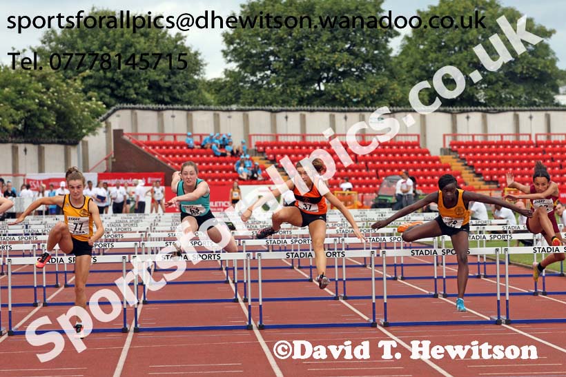 Junior girls 75 metres hurdles, 2015 English Schools Track and Field Champs., Gateshead Stadium. Photo: David T. Hewitson/Sports for All Pics